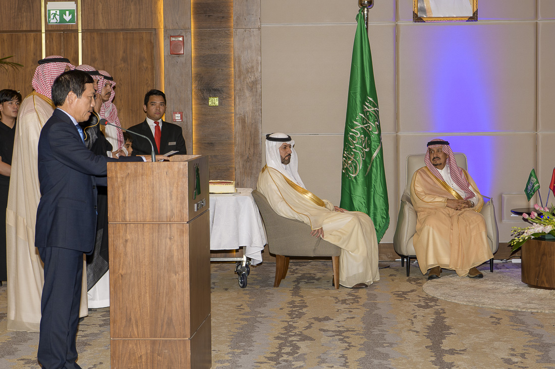 Tët a l'ambassade du Vietnam à Riyadh en présence du prince de Riyadh